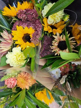 CROWSNEST PASS & AREA: 4 SPRING - FALL BOUQUETS