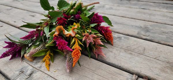 LETHBRIDGE & AREA - 4 SPRING - FALL  BOUQUETS